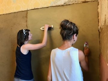 Kurz: Zhotovovateľ hlinených omietok, Modul 3 - Povrchová úprava hlinenej omietky, údržba a oprava, vápenné omietky a tadelakt @ ekocentrum ArTUR | Hrubý Šúr | Bratislavský kraj | Slovensko